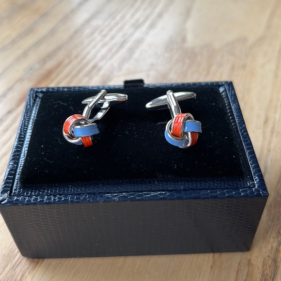 Brooks Brothers sterling silver knot cuff links